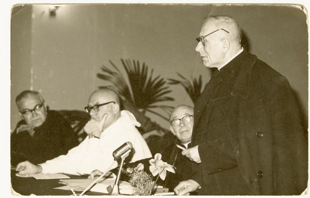 P Sopocko během sympozia o Božím milosrdenství v semináři pallotinů v roce 1968 - druha možnost .jpg